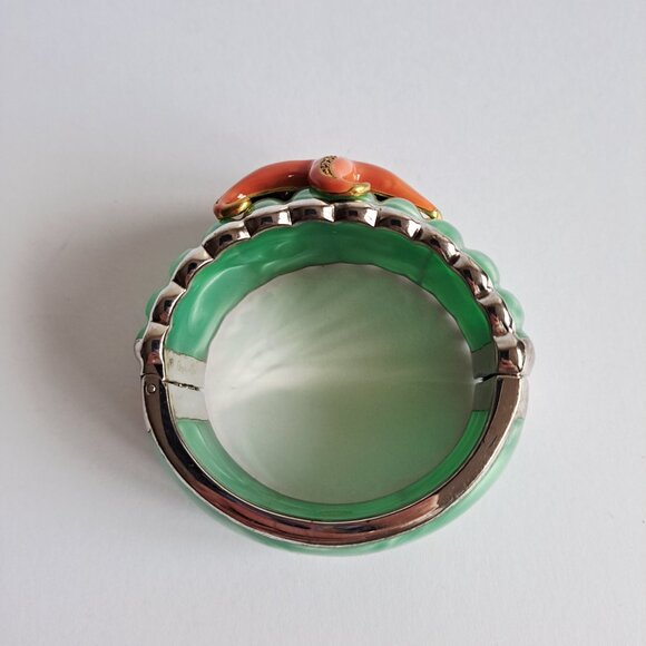 New Angelique De Paris gold plated starfish green bangle bracelet. - Picture 5 of 17